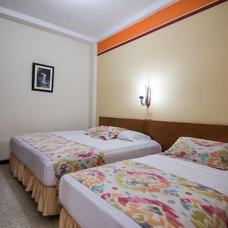 Hotel Valdivia Plaza Jardín Kültér fotó