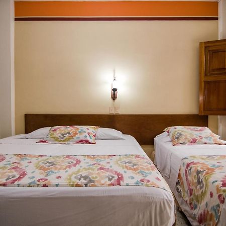 Hotel Valdivia Plaza Jardín Kültér fotó