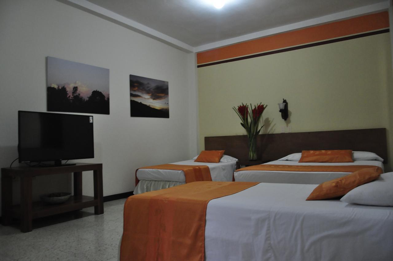 Hotel Valdivia Plaza Jardín Kültér fotó