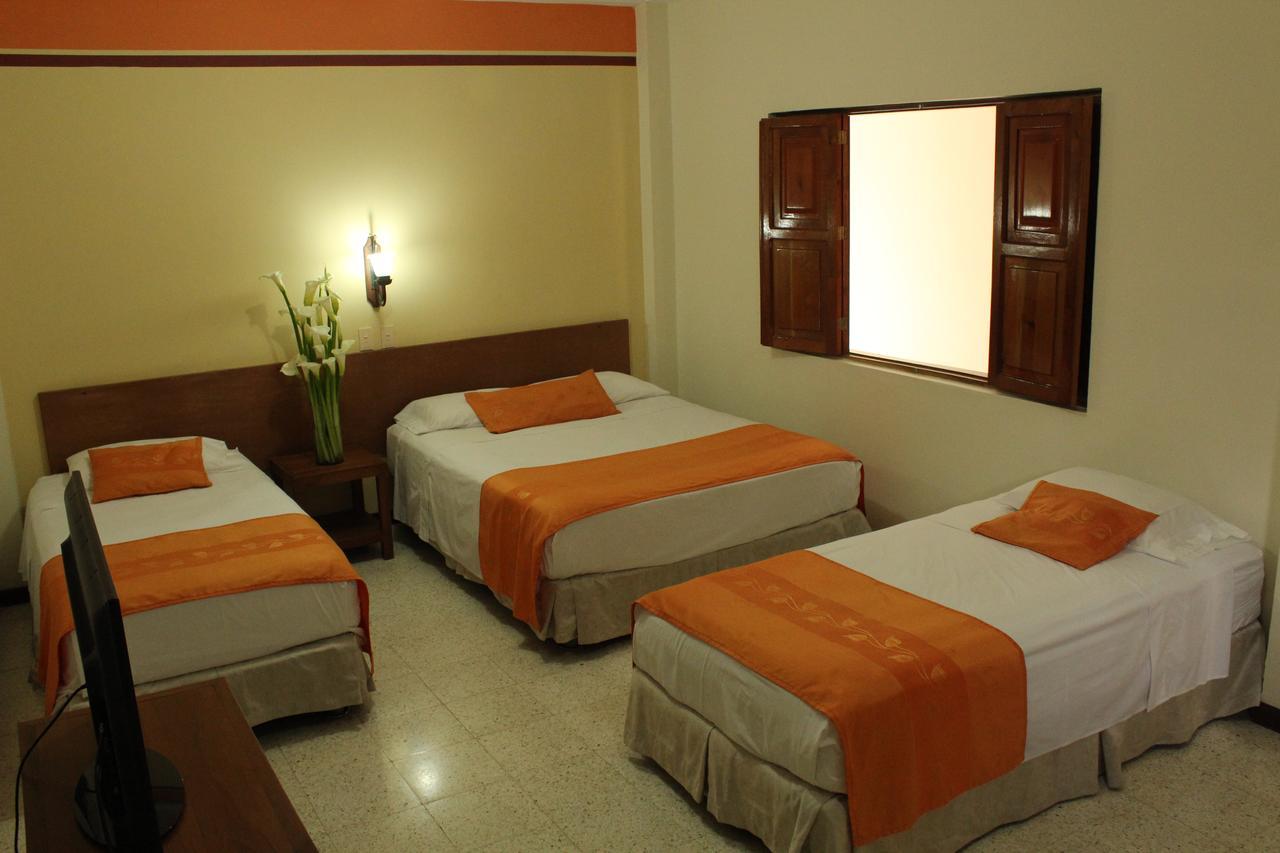 Hotel Valdivia Plaza Jardín Kültér fotó