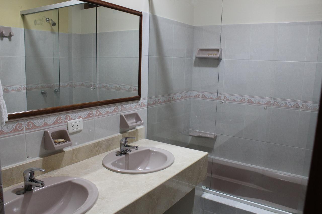 Hotel Valdivia Plaza Jardín Kültér fotó