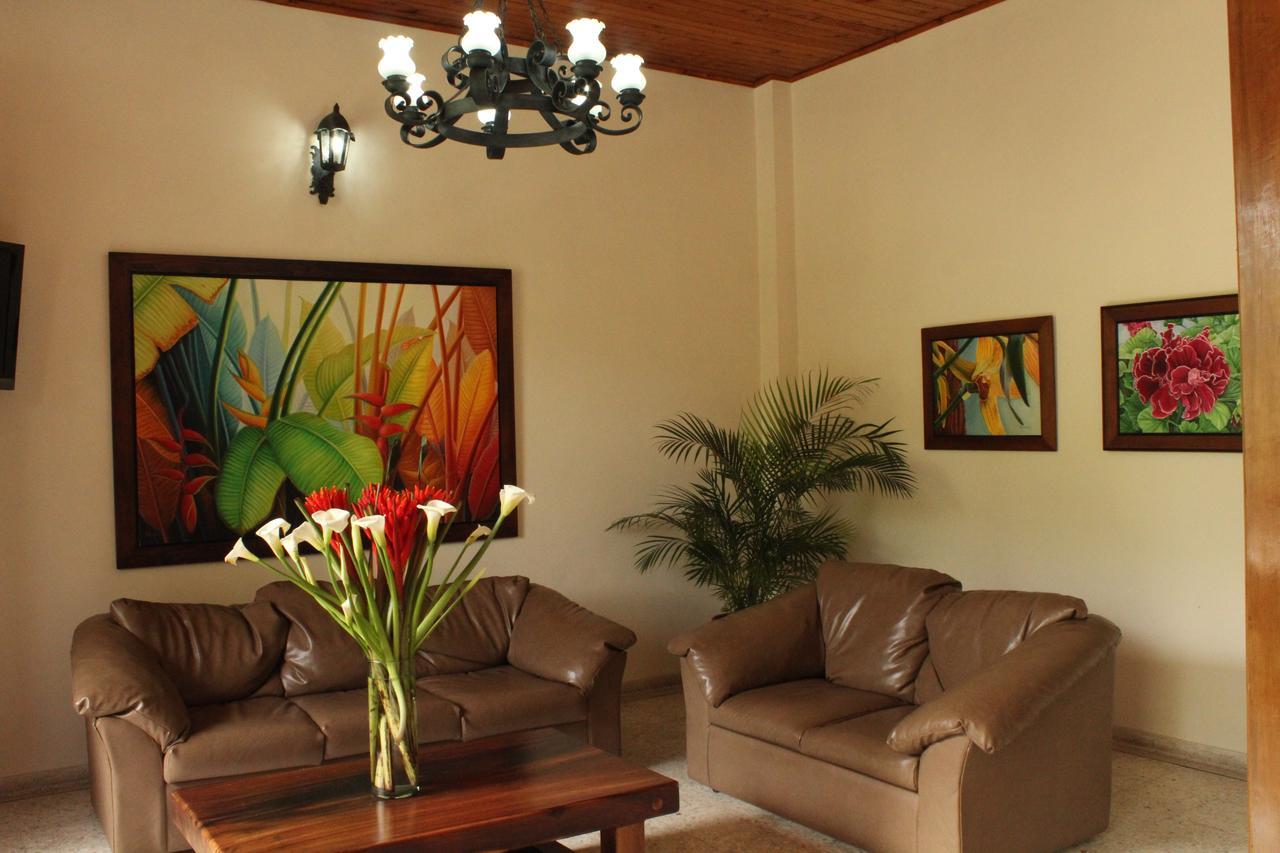 Hotel Valdivia Plaza Jardín Kültér fotó