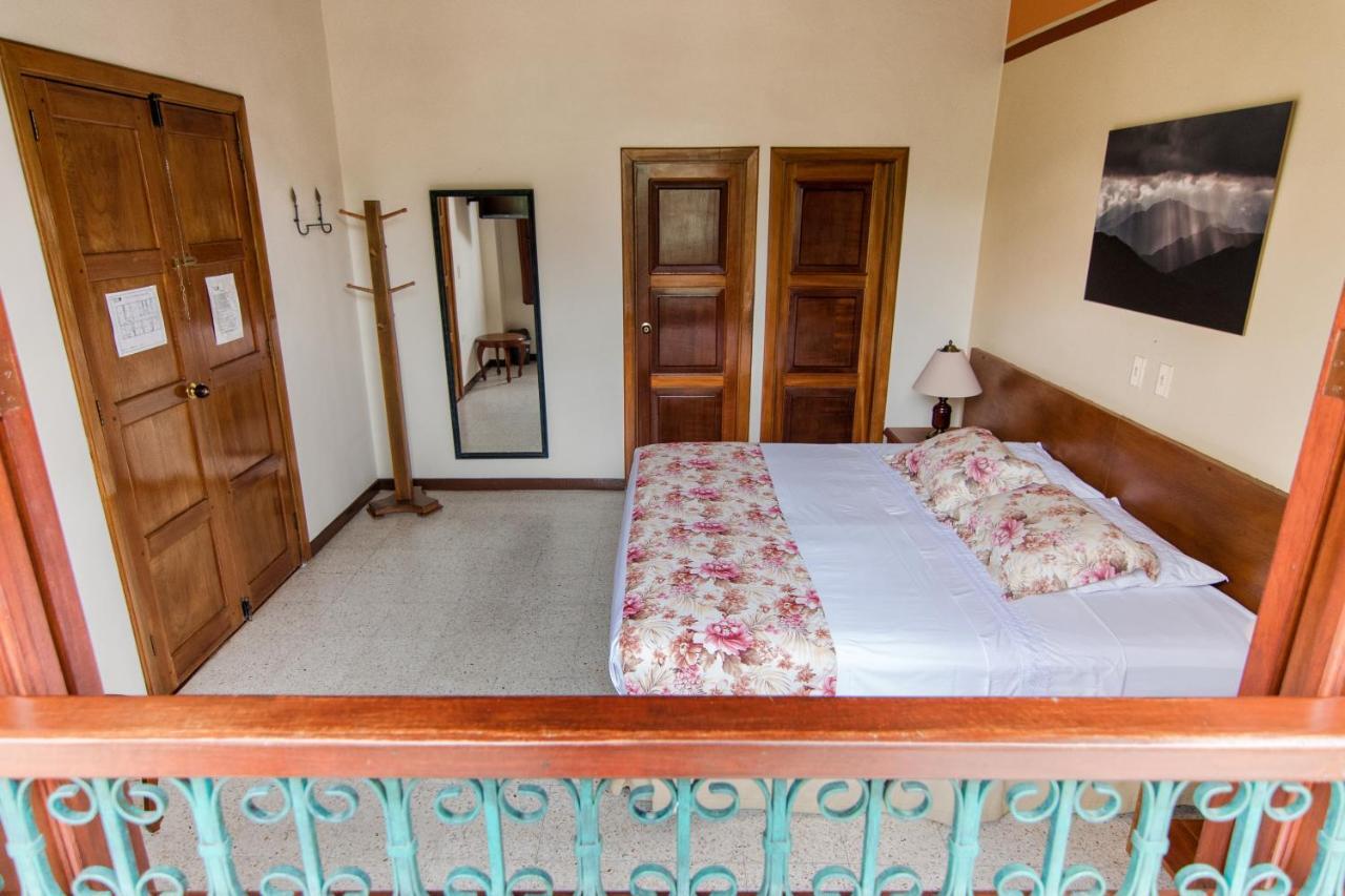 Hotel Valdivia Plaza Jardín Kültér fotó