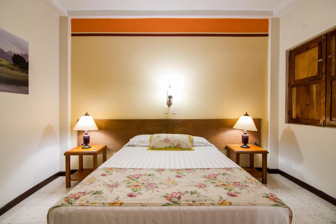 Hotel Valdivia Plaza Jardín Kültér fotó