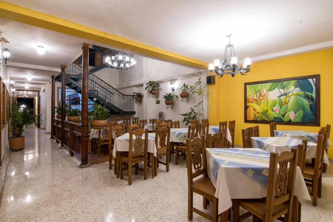 Hotel Valdivia Plaza Jardín Kültér fotó