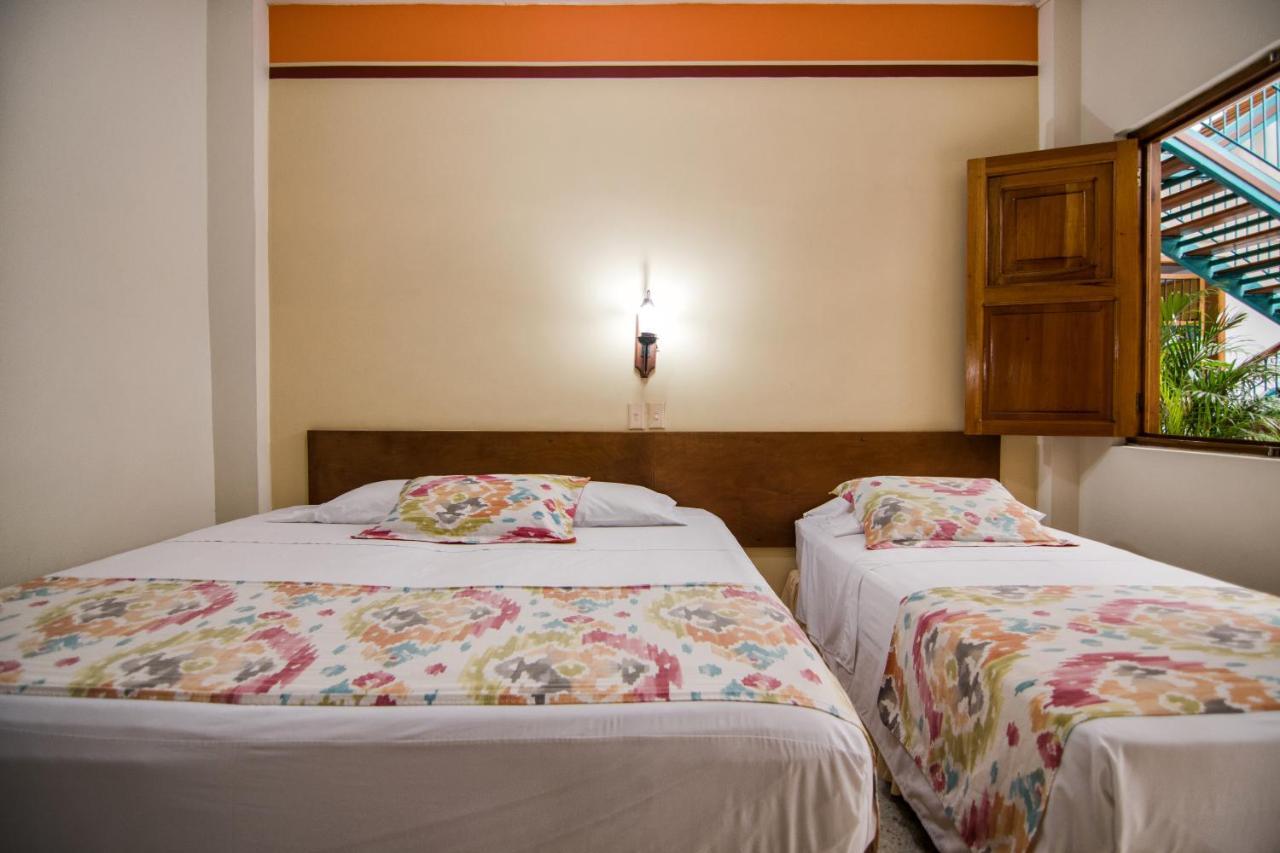 Hotel Valdivia Plaza Jardín Kültér fotó